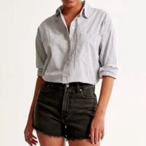 Ambercrombie & Fitch // 90s relaxed cutoff shorts